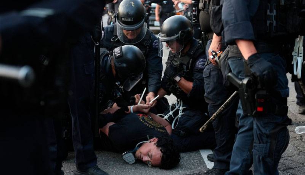 Soldados en Los Ángeles tienen autorización temporal para detener civiles, dice comandante