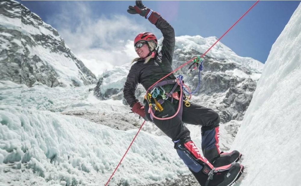 Alfa Karina se convierte en la primera salvadoreña en llegar a la cumbre de Denali en Alaska