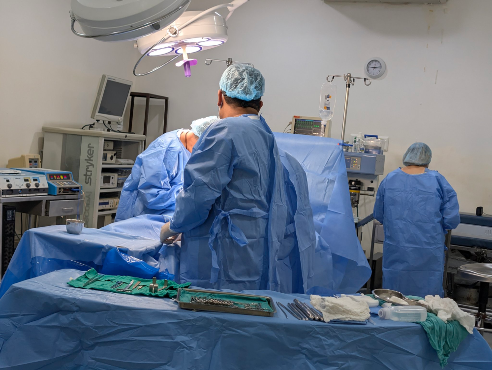 Sindicato de médicos del ISSS culmina primera fase de su plan para reducir la mora quirúrgica