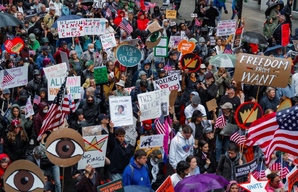 Protestas en EEUU contra políticas de Trump incluso a unos metros de su mansión