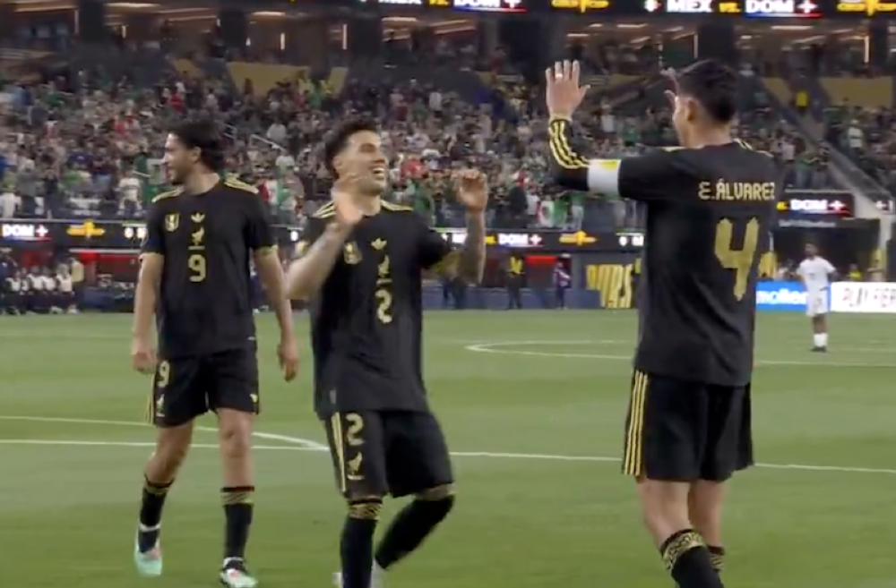 México sufre, pero vence 3-2 a Dominicana en debut de Copa Oro