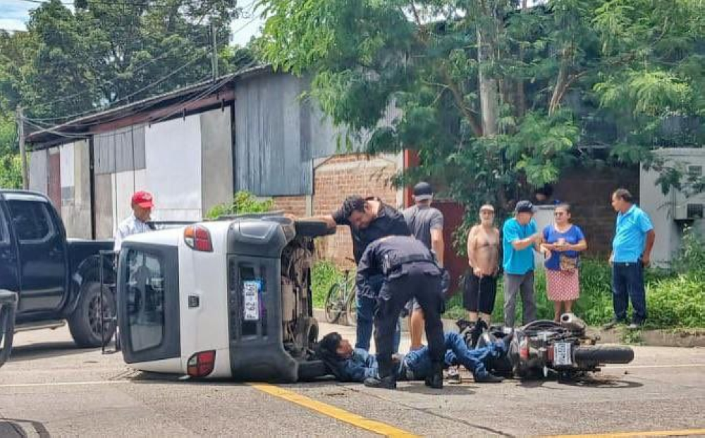 Motociclista es lesionado tras ser impactado por un pick up en Metapán