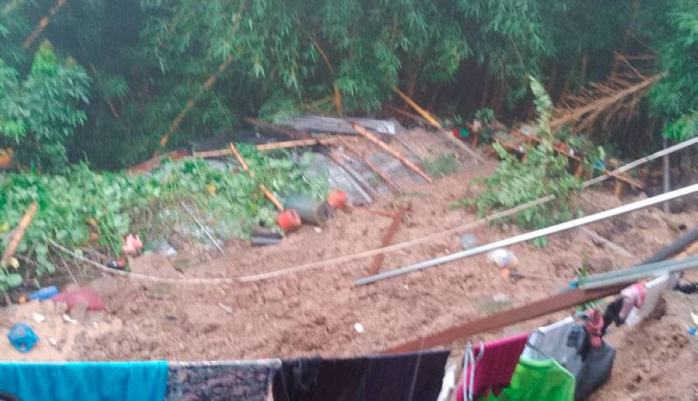 Familias evacuadas y derrumbes dejan las lluvias durante la tarde del lunes