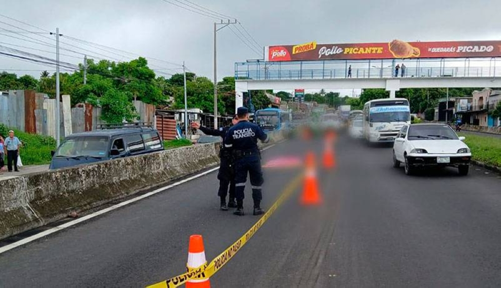 Motociclista muere tras ser atropellado por bus en San Martín