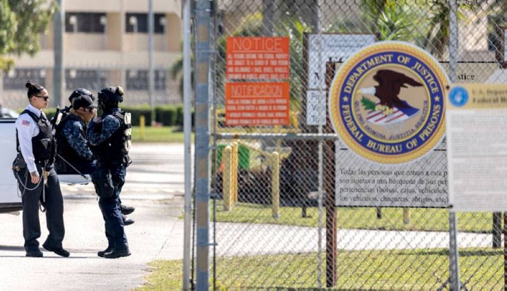 Miami aprueba polémico acuerdo para que la policía coopere con ICE para arrestar migrantes