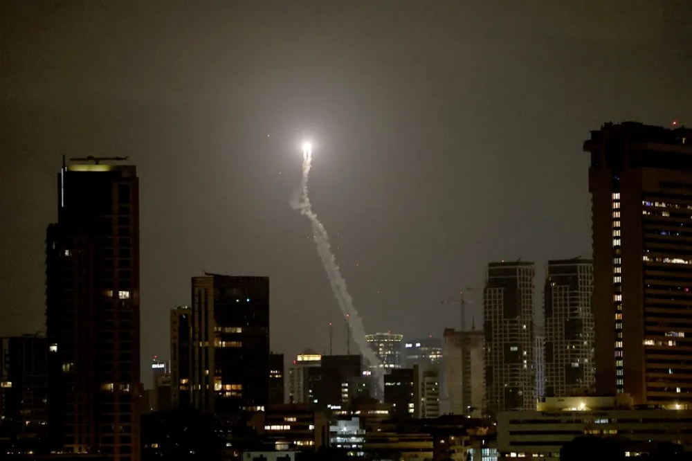 Lanzamientos de misiles entre Irán e Israel no cesan pese a llamados internacionales