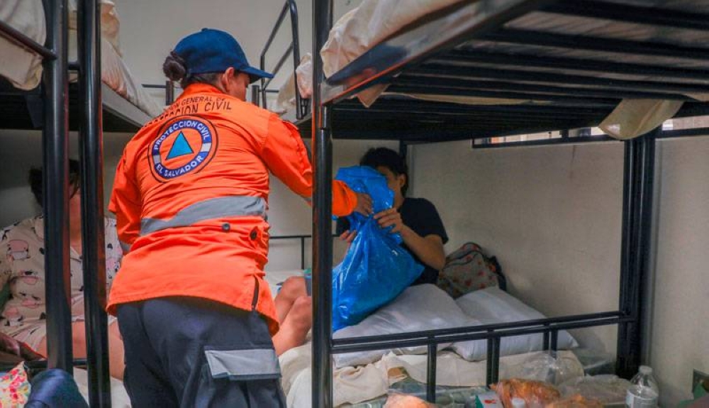 Inundaciones urbanas, vías obstruidas y árboles caídos dejan las lluvias, según informe de Protección Civil