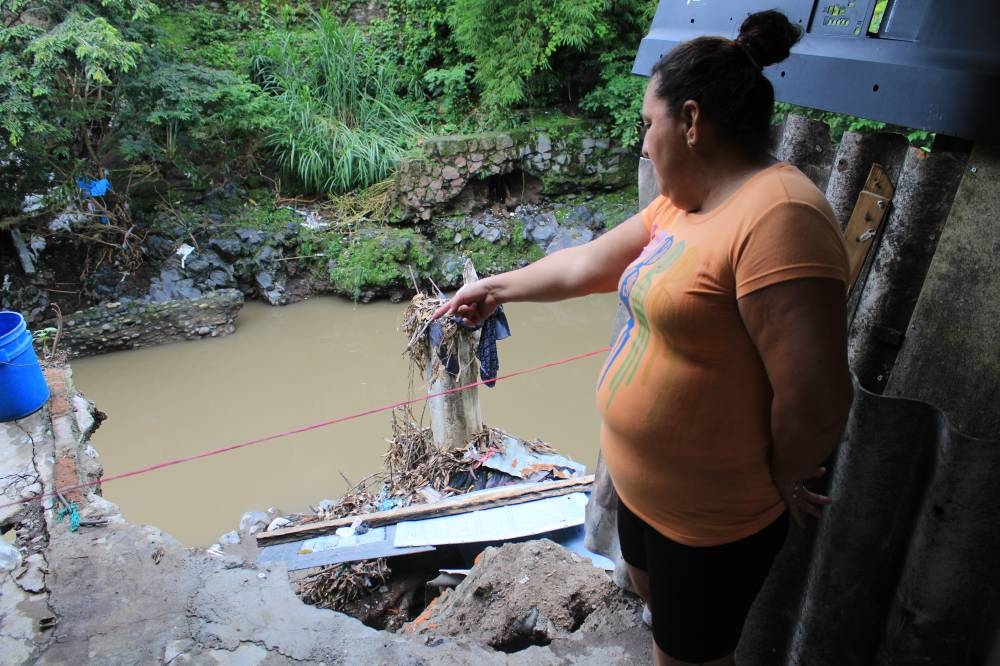 Siete viviendas en riesgo de derrumbe por las lluvias en la comunidad Nuevo Israel