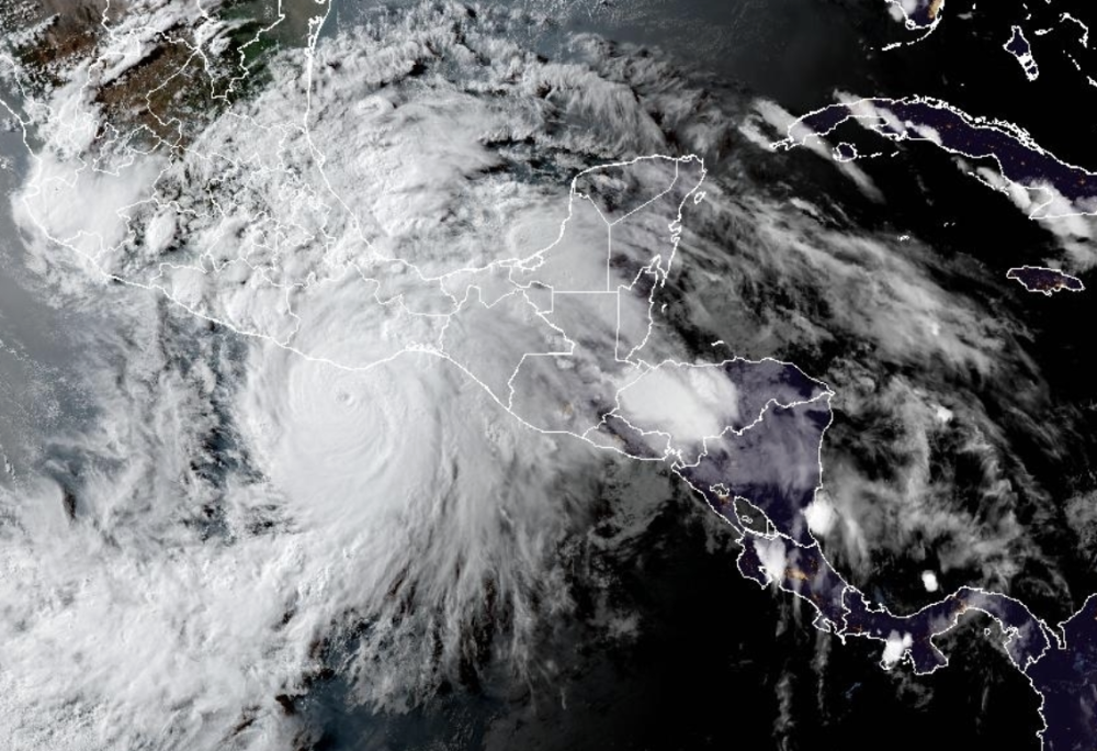 El huracán «Erick» deja de influir en El Salvador, pero las lluvias seguirán por las tardes