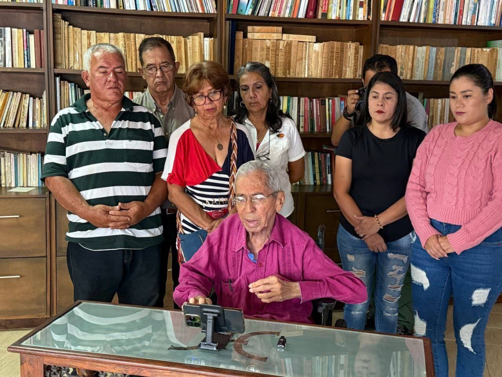 Familiares y abogados de venezolanos encarcelados en el Cecot pedirán medidas a la CIDH