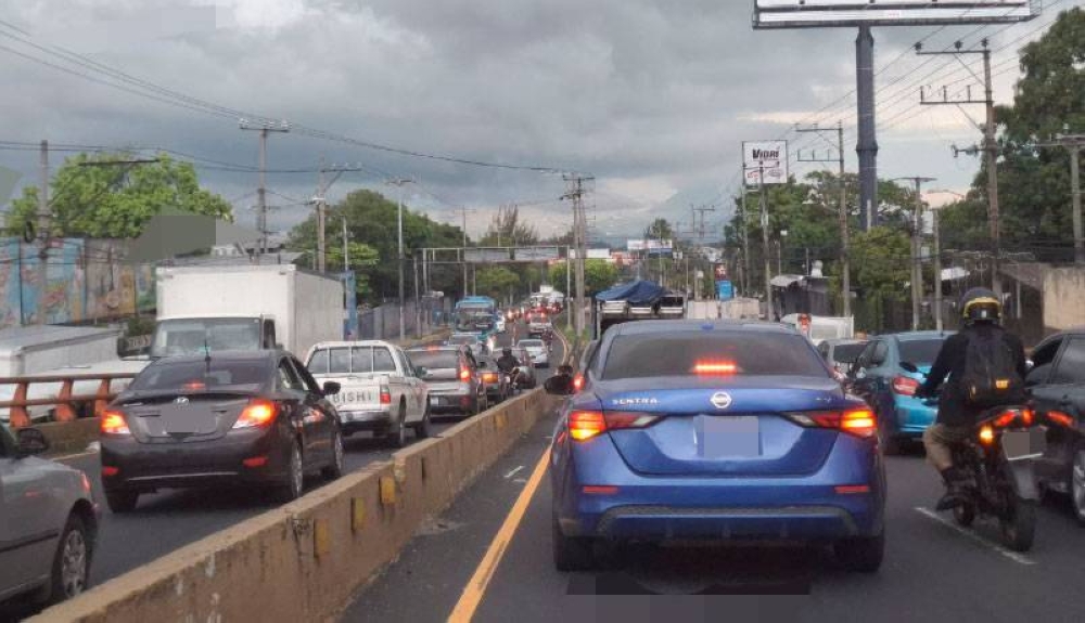 VMT extiende tramo del carril reversible en el bulevar del Ejército