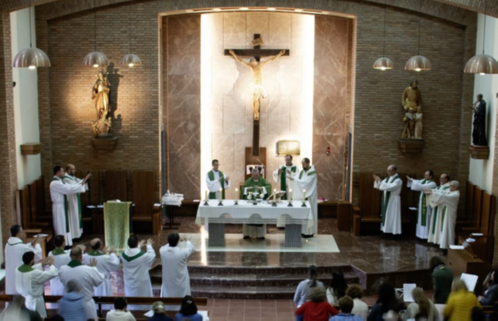 Gobierno español acusa a Iglesia de abandonar neutralidad política tras pedir elecciones