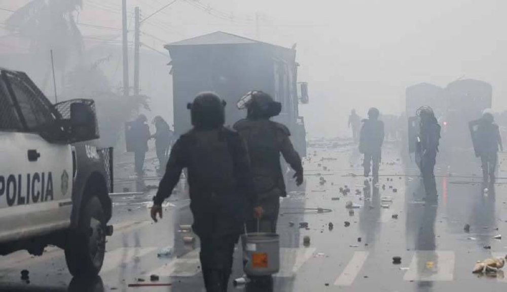 Sin internet y bajo «estado de urgencia», continúan protestas en zona bananera de Panamá