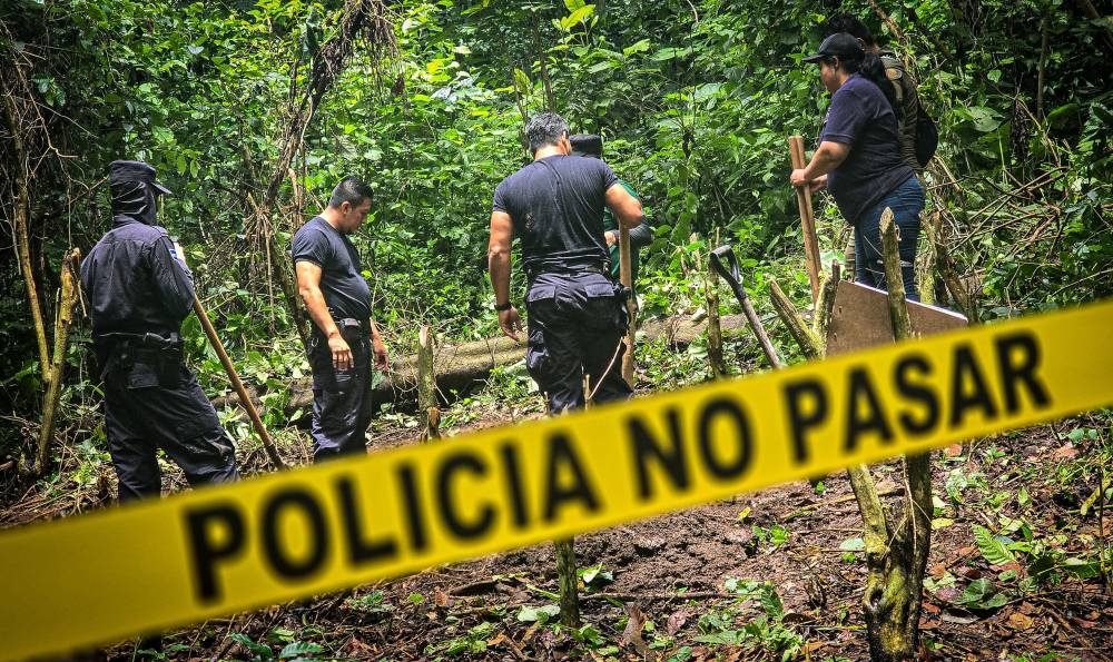 FGR trabaja en exhumación en cementerios clandestinos en Lourdes Colón