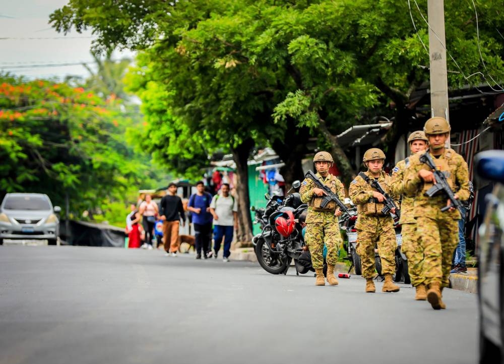 ¿Dónde y cuándo se han instalado cercos militares en El Salvador desde 2022?