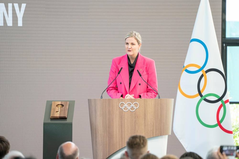 Kirsty Coventry asume presidencia del COI, primera mujer y primera africana en liderarlo