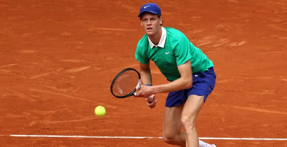 Jannik Sinner ya entrena en Londres para su debut en Wimbledon