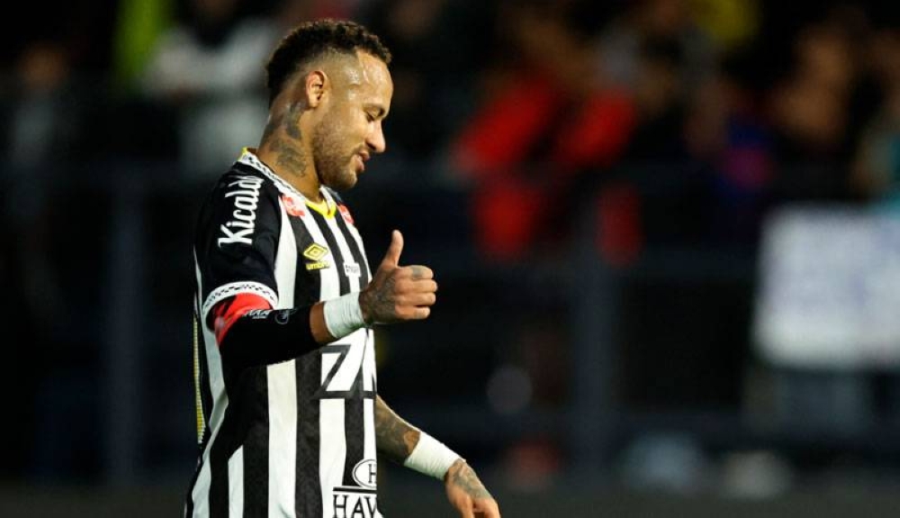 Neymar renueva con el Santos hasta finales de diciembre