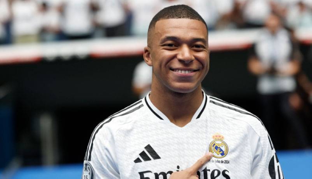 Mbappé no estará contra el Salzburgo pese a volver con el grupo