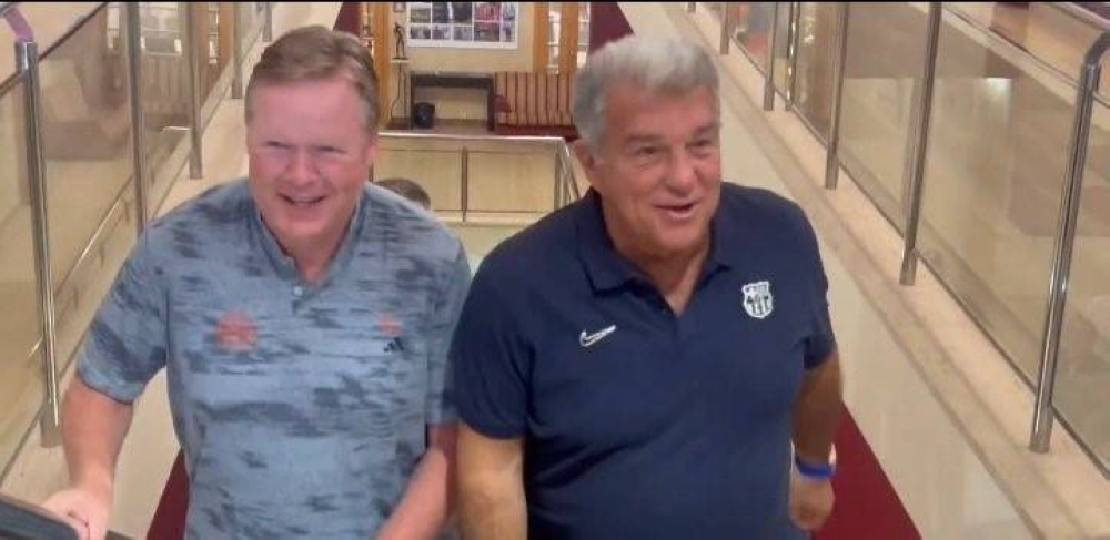 Laporta y Koeman escenifican su reconciliación «por el bien del Barça»