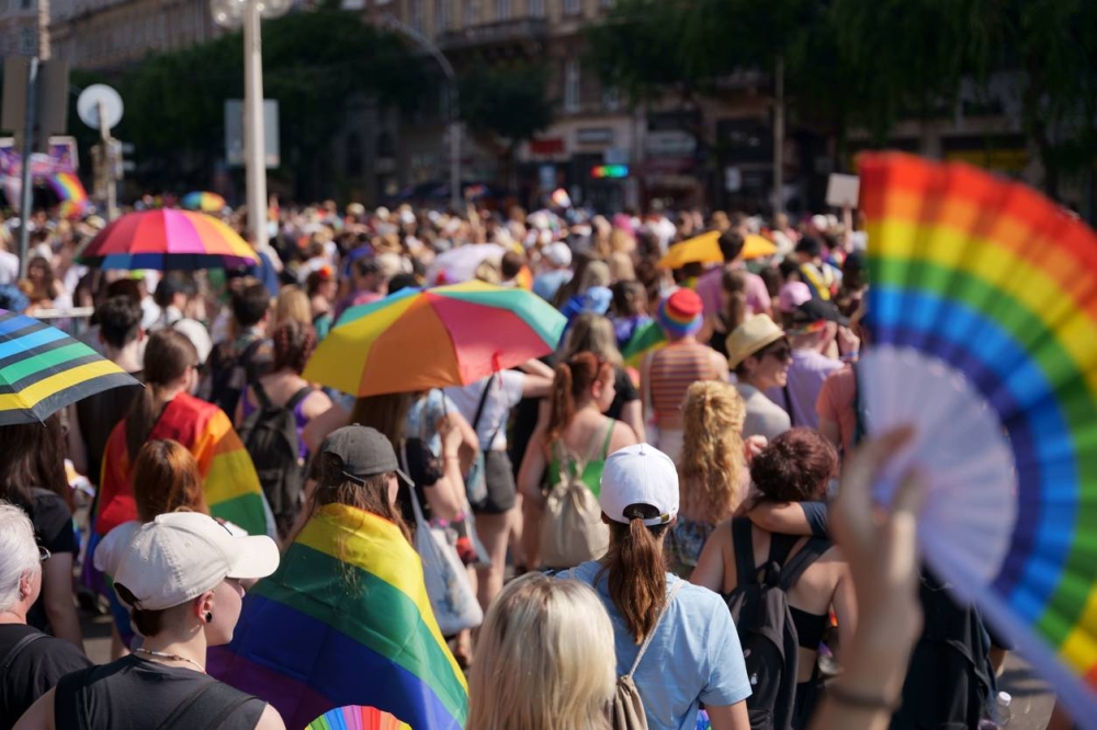 La Unión Europea advierte al Gobierno húngaro que no tolerará que discrimine a las personas LGBTI