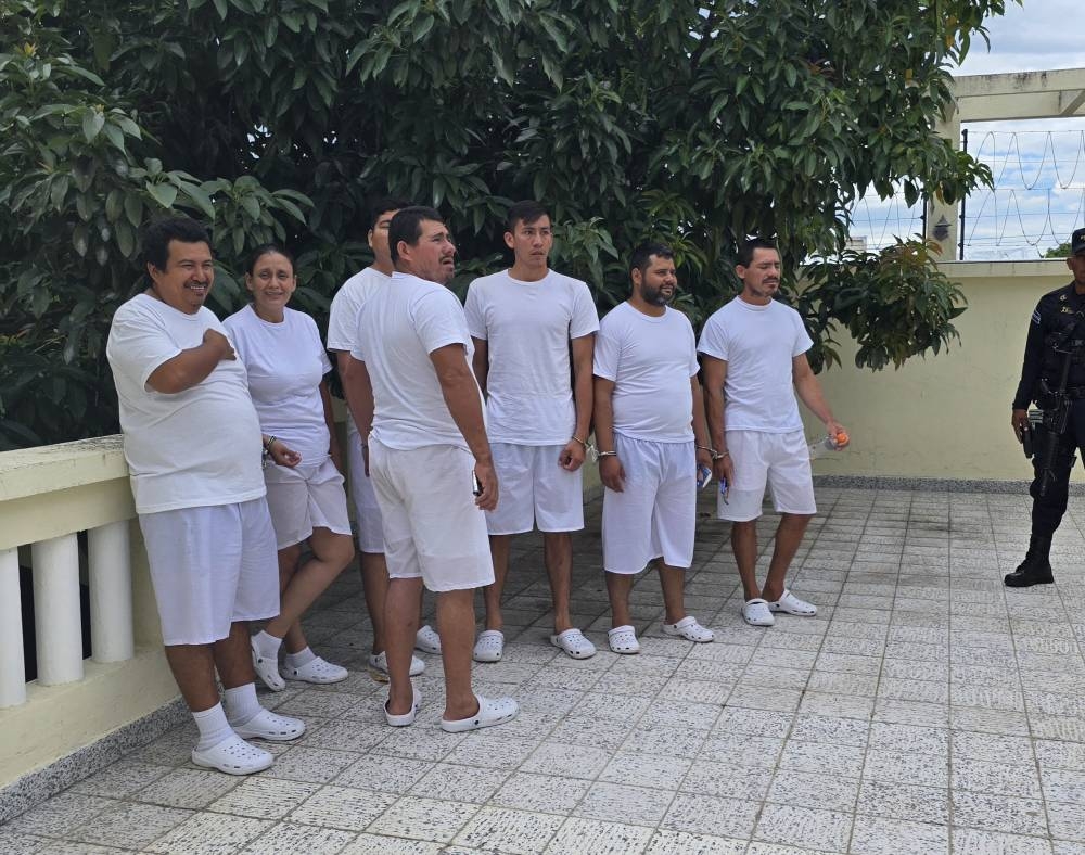 Decretan prisión provisional a 13 sujetos vinculados a asaltos en Ahuachapán y Sonsonate