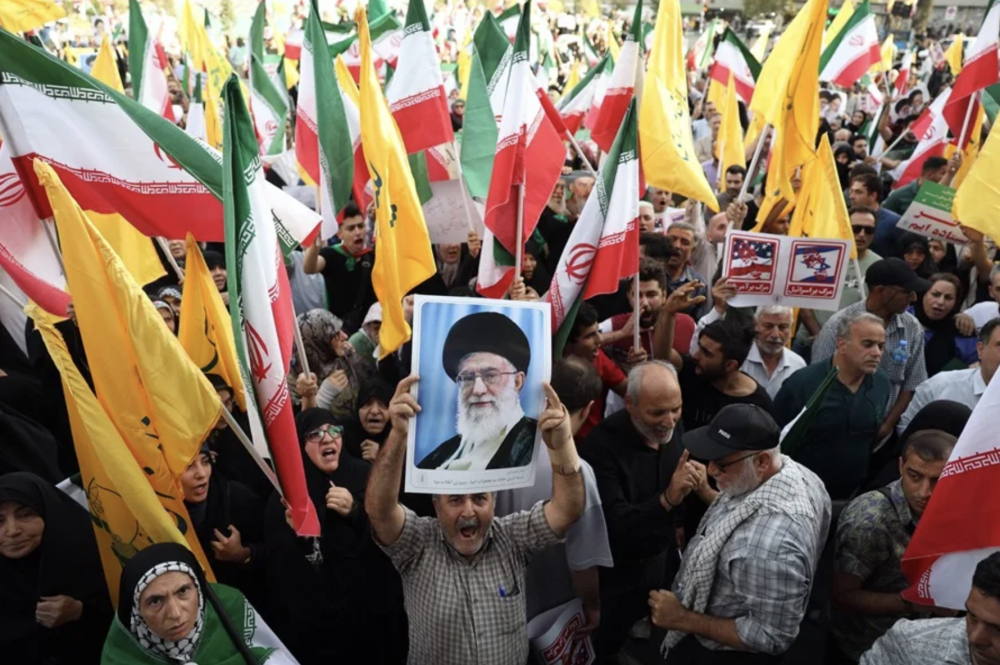 Trump dice que le salvó la vida al líder supremo iraní al no revelar su paradero a Israel