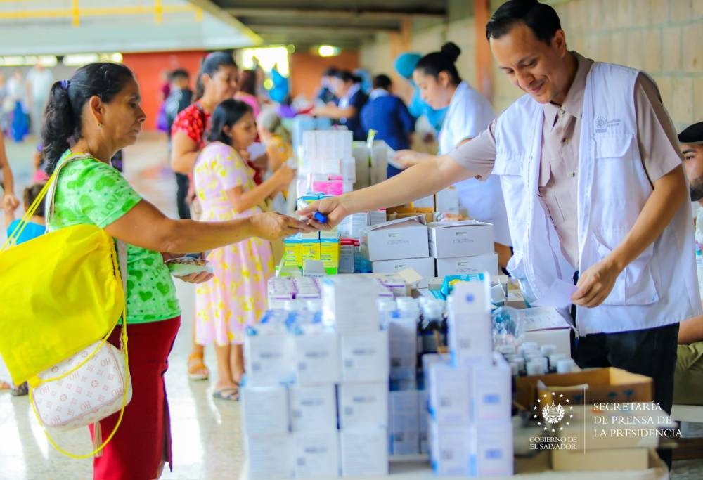 Gobierno calcula más de 3,000 beneficiarios en con atención médica, legal y cultural en feria integra de San Miguel