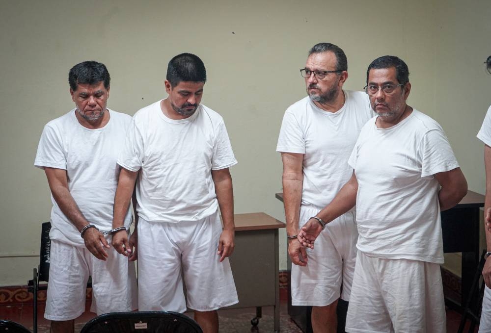 Empleados de ANDA acusados de conformar red criminal continuarán en prisión