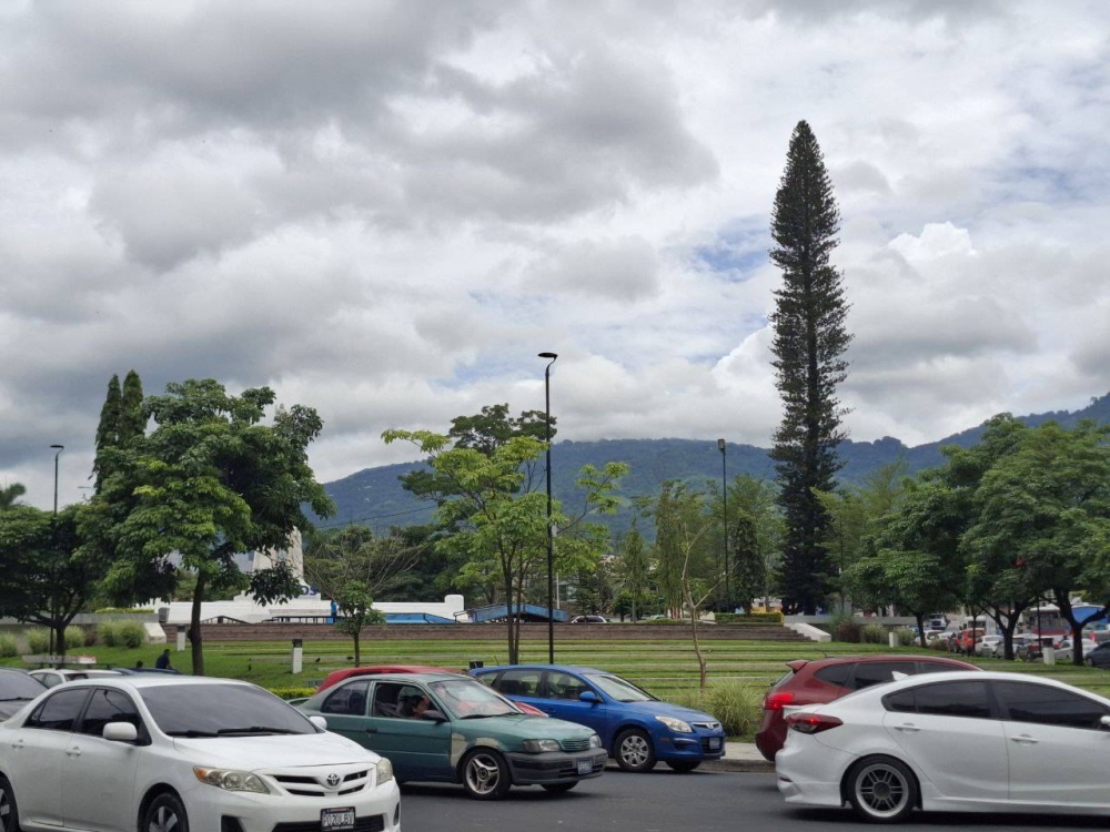 Esperan lluvias para la tarde y noche de este lunes