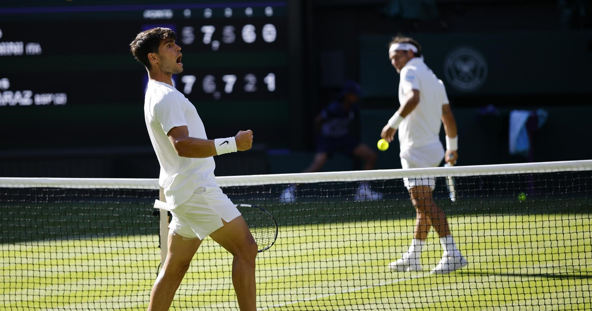 Alcaraz supera susto inicial y avanza con sufrimiento en Wimbledon