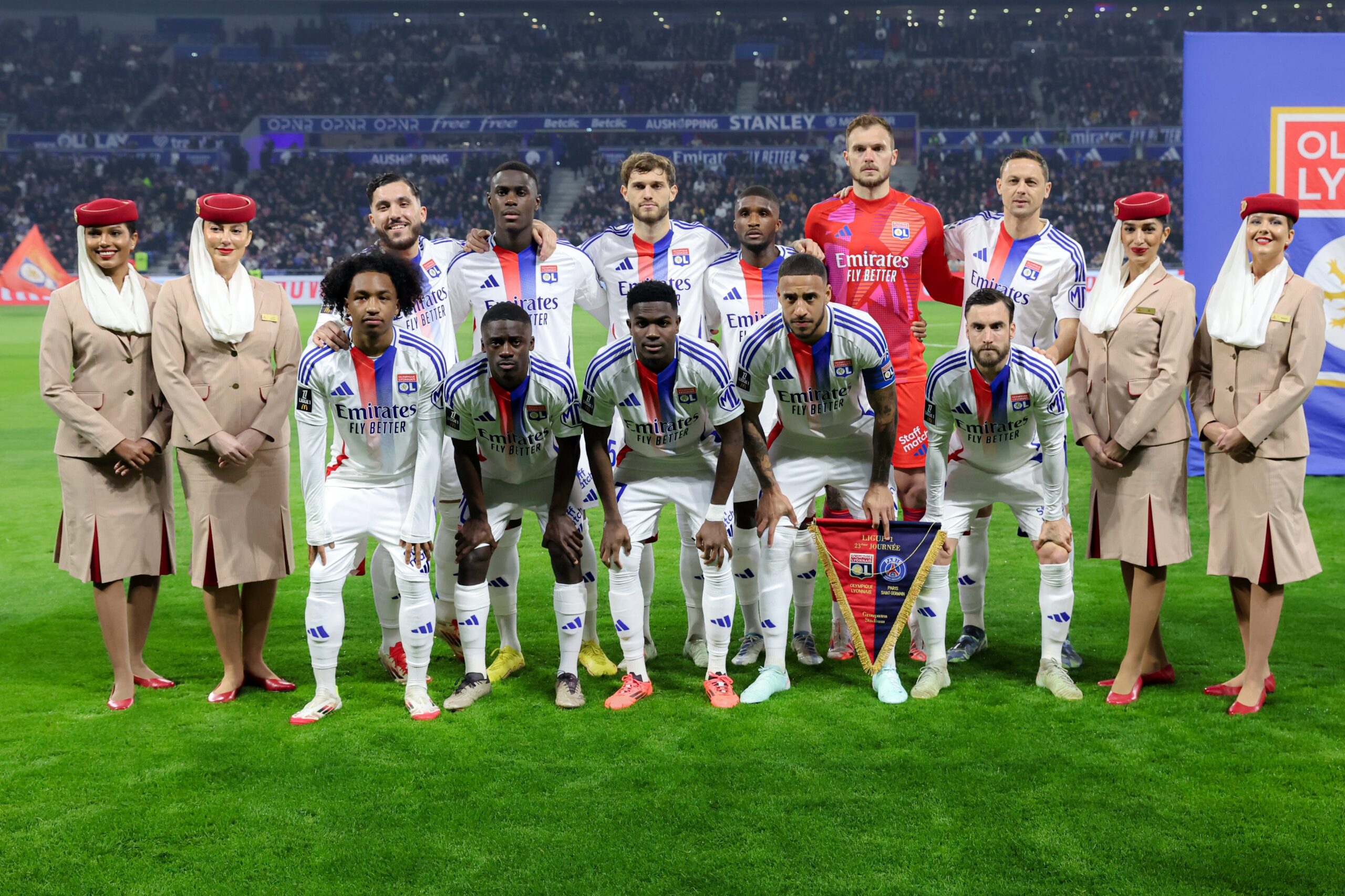 El Lyon acuerda con la UEFA jugar la Liga Europa si logra seguir en primera división