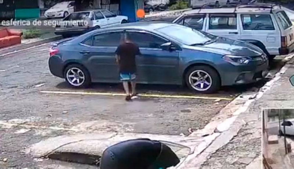 PNC captura a menores que hurtaron vehículo en Soyapango