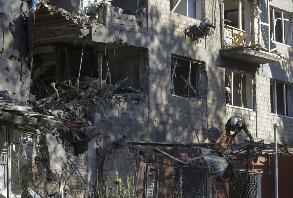 Kiev despierta entre explosiones y humo en medio de uno de los peores ataques rusos