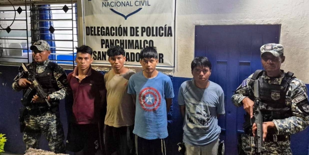 PNC arresta a cuatro presuntos pandilleros del Barrio 18 en Panchimalco