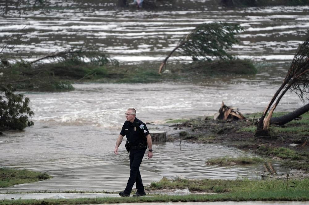 Las inundaciones en Texas dejan ya 27 muertos, entre ellos nueve niños, y decenas de desaparecidos