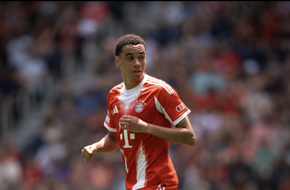 Musiala «será operado en breve» de la grave lesión que sufrió ante el PSG