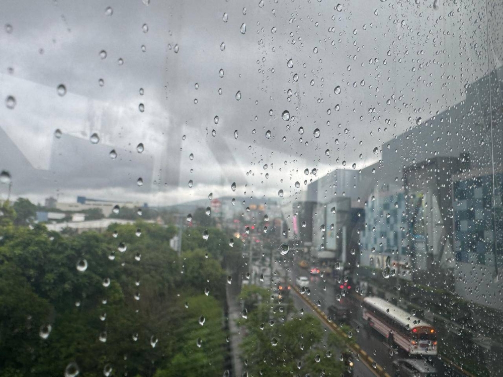 Tormentas generalizadas afectarán al país este lunes por influencia de onda tropical