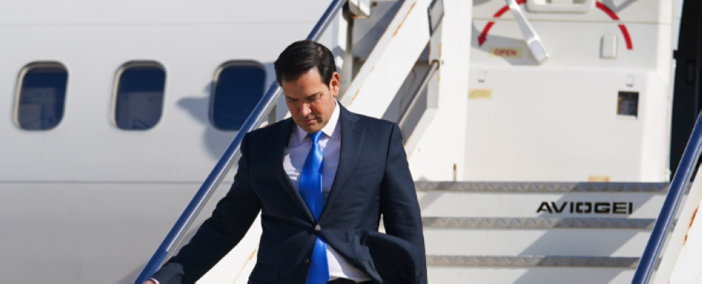 Un impostor usa la IA para hacerse pasar por Marco Rubio en busca de información sensible