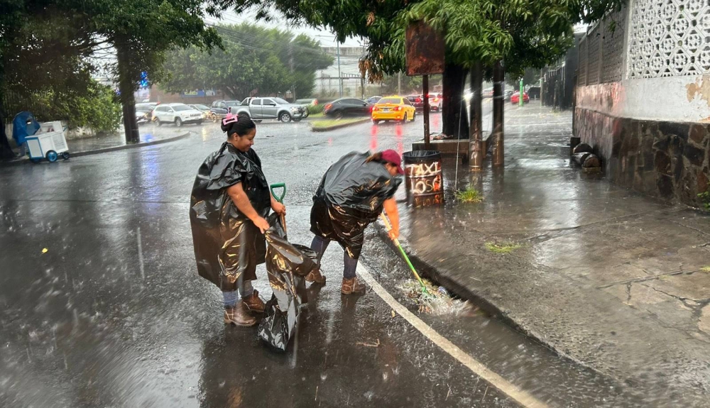 Comuna capitalina identificó 35 puntos que se inundan por mal diseño de la calle
