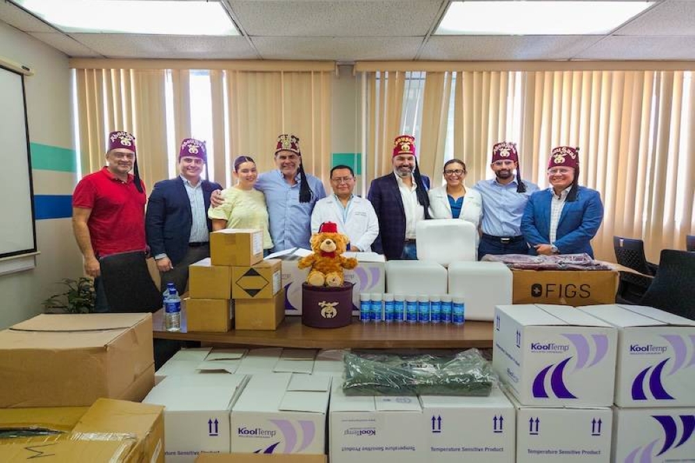 Shriners El Salvador dona insumos médicos a la Unidad de Niños Quemados del Hospital Bloom