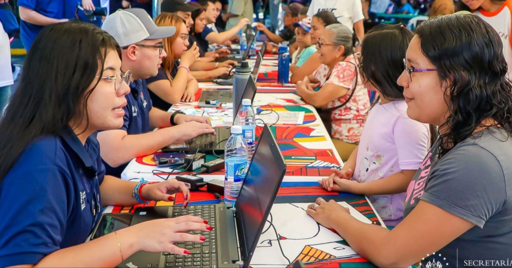Con la participación de personal de la UES y Salud, Feria Integra llegó a Prados de Venecia III