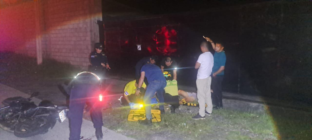 Choques entre vehículos y motocicletas dejan varios golpeados en Sonsonate y Soyapango