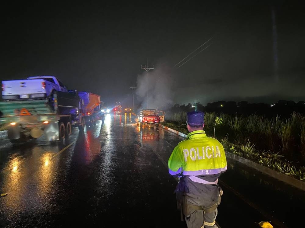 Registran un motociclista atropellado y vehículo incendiado en accidentes de las últimas horas
