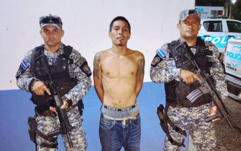 Detienen a «Renuente», pandillero de MS 13 en Santa Ana Centro