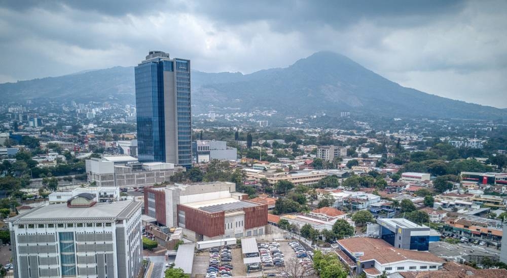 Ambiente cálido y lluvias aisladas en la mayor parte del país este miércoles