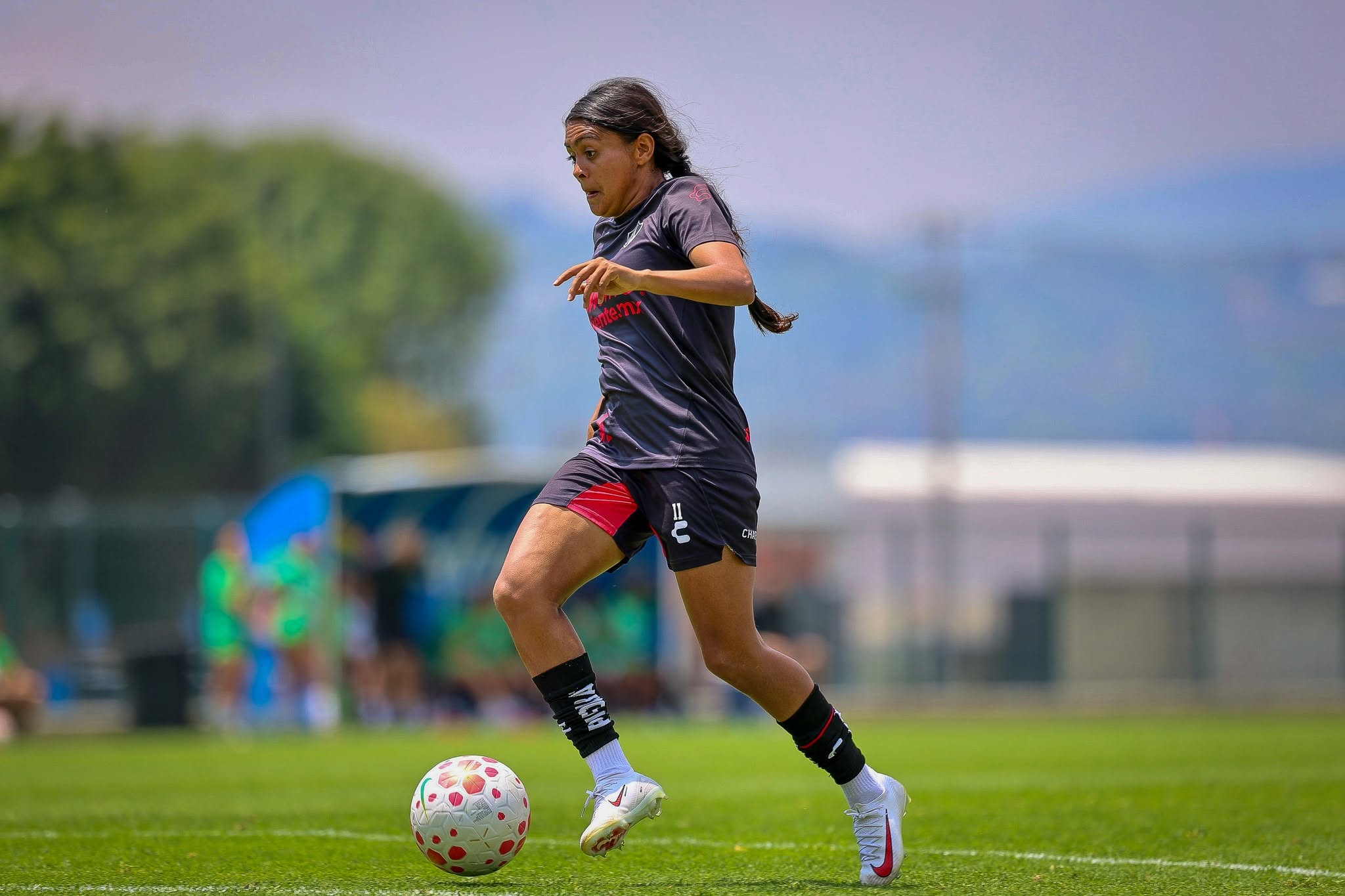 Salvadoreña Brenda Cerén participará en el Juego de Estrellas de la Liga MX ante el FC Barcelona Femenil