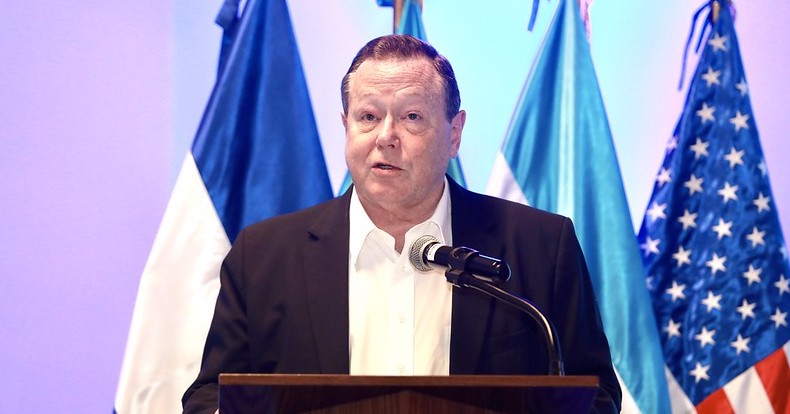 Embajada de EEUU en El Salvador confirma retiro de su embajador William Duncan