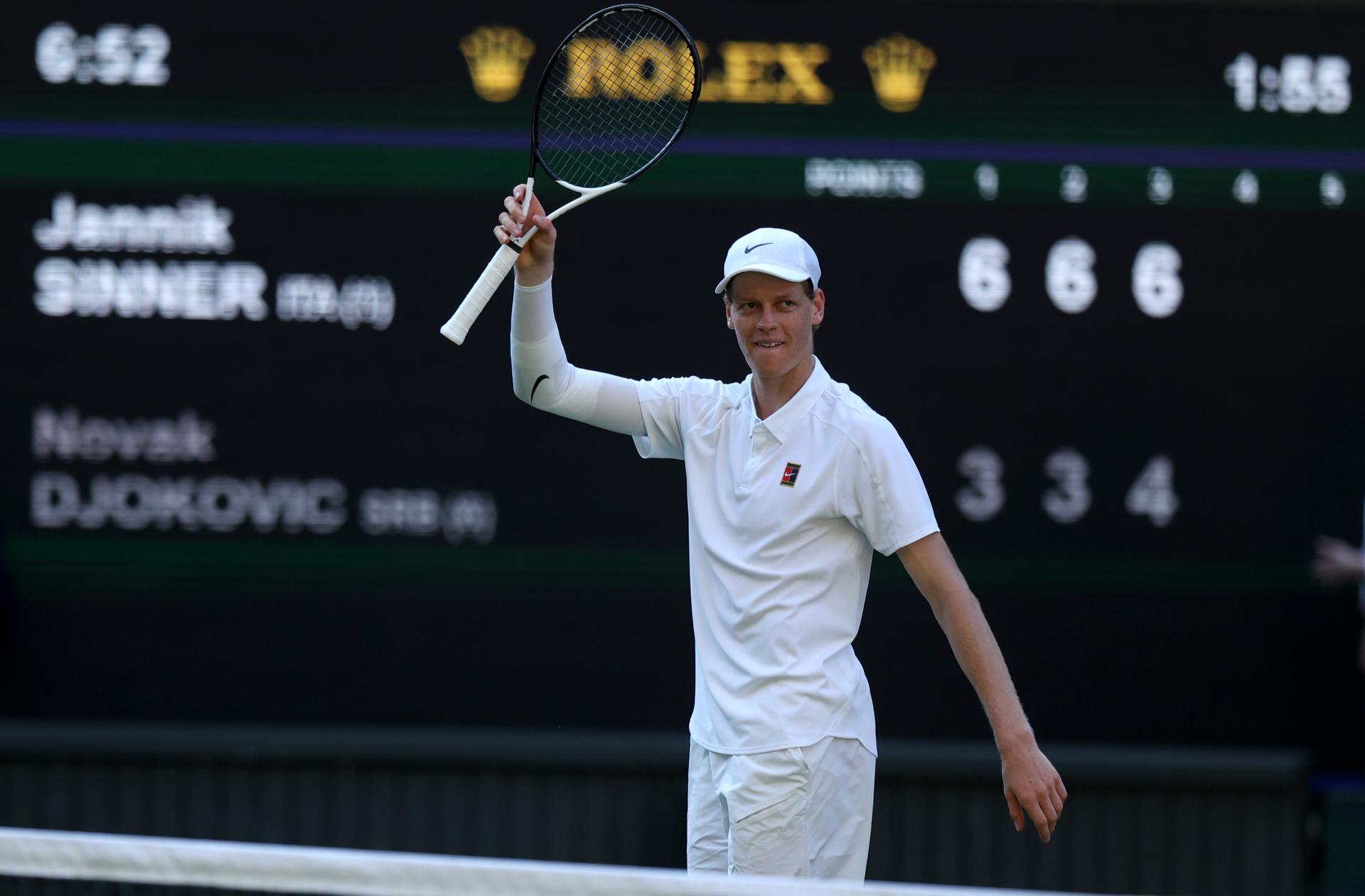 Sinner vence a un Djokovic disminuido y va por la revancha ante Alcaraz en la final de Wimbledon