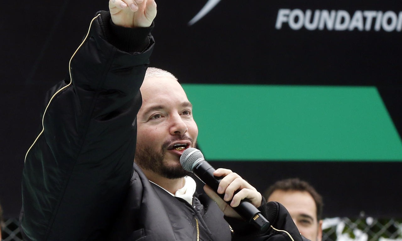 J Balvin recibirá premio de fundación de Marc Anthony por su compromiso con cultura latina